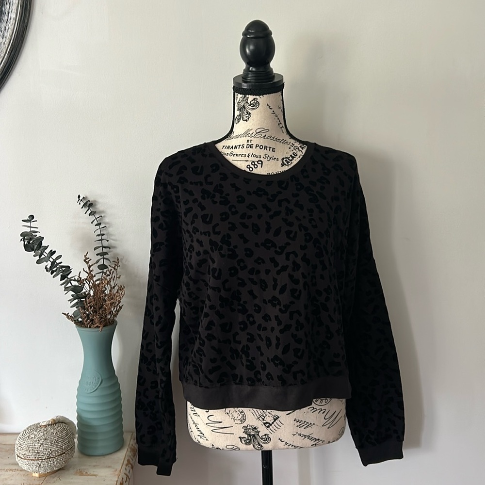 ALYA Flocked Velvet Animal Print Black Pullover Crewneck Sweatshirt Womens sz M